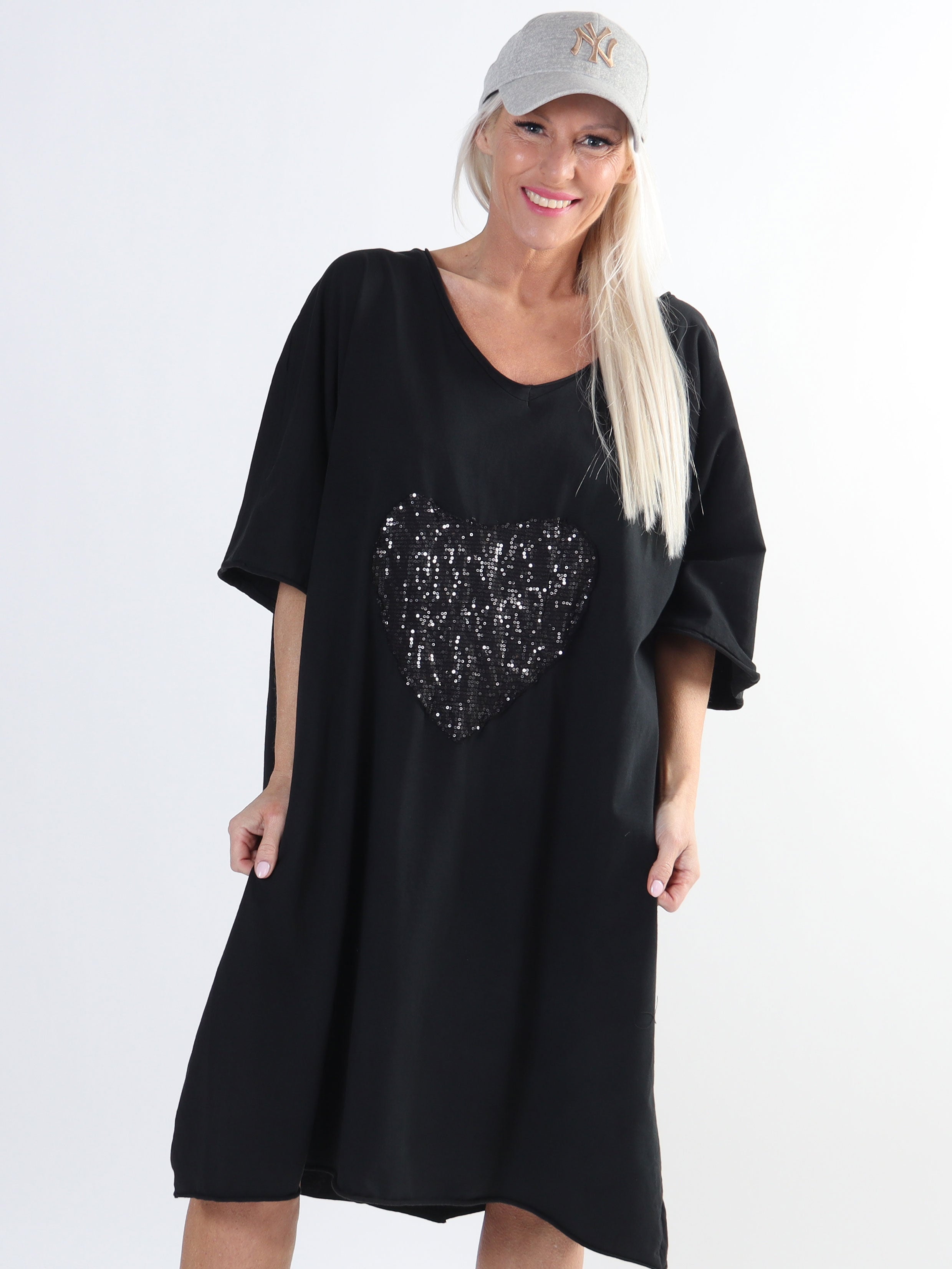 Shila - Plus size t-shirtkjole i bomuld med hjerte i pailletter